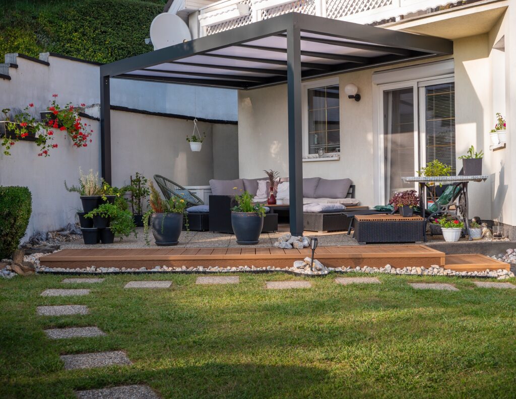 Cozy backyard with aluminum pergola